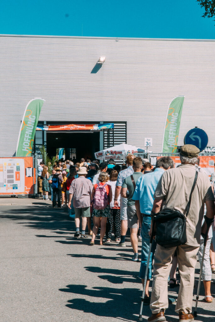 Impressionen 82 02 BesucherandrangcproChrist Martin Engels